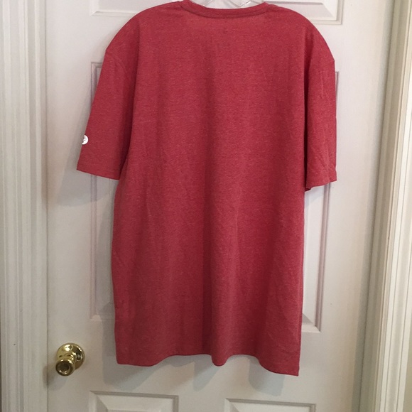 Red pullover tee - Picture 3 of 4